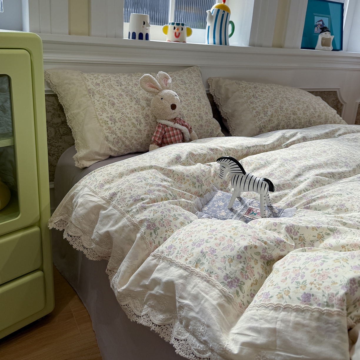 91家纺网 家纺一手货源 找家纺 盼季家纺 2026新款舒适皱皱纱印花蕾丝花边四件套 复古蕾丝花边-紫琅