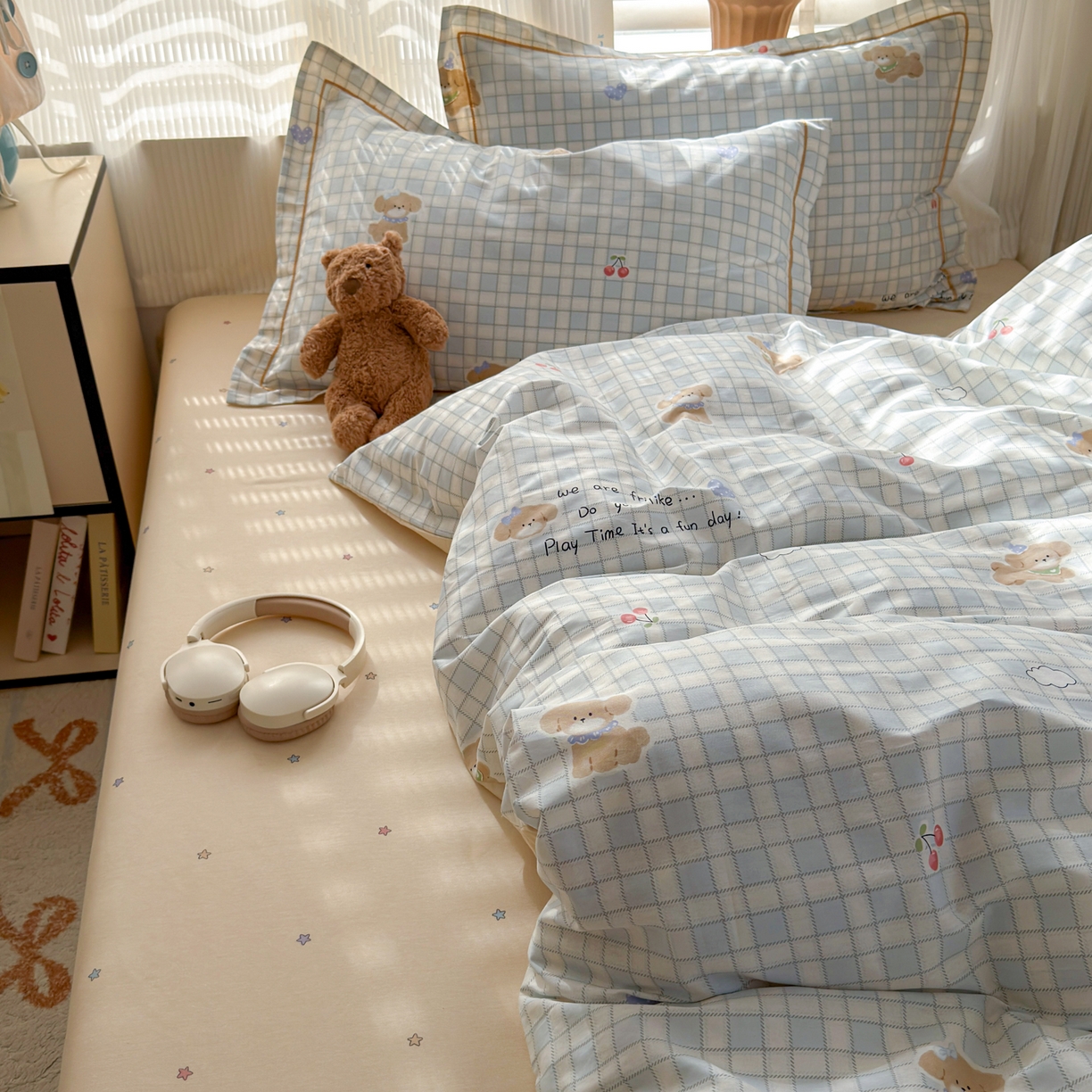 91家纺网 家纺一手货源 找家纺 乐童家纺 2026新款全棉网红直播爆款吊边一字绣工艺款四件套-系列三 休闲格小狗