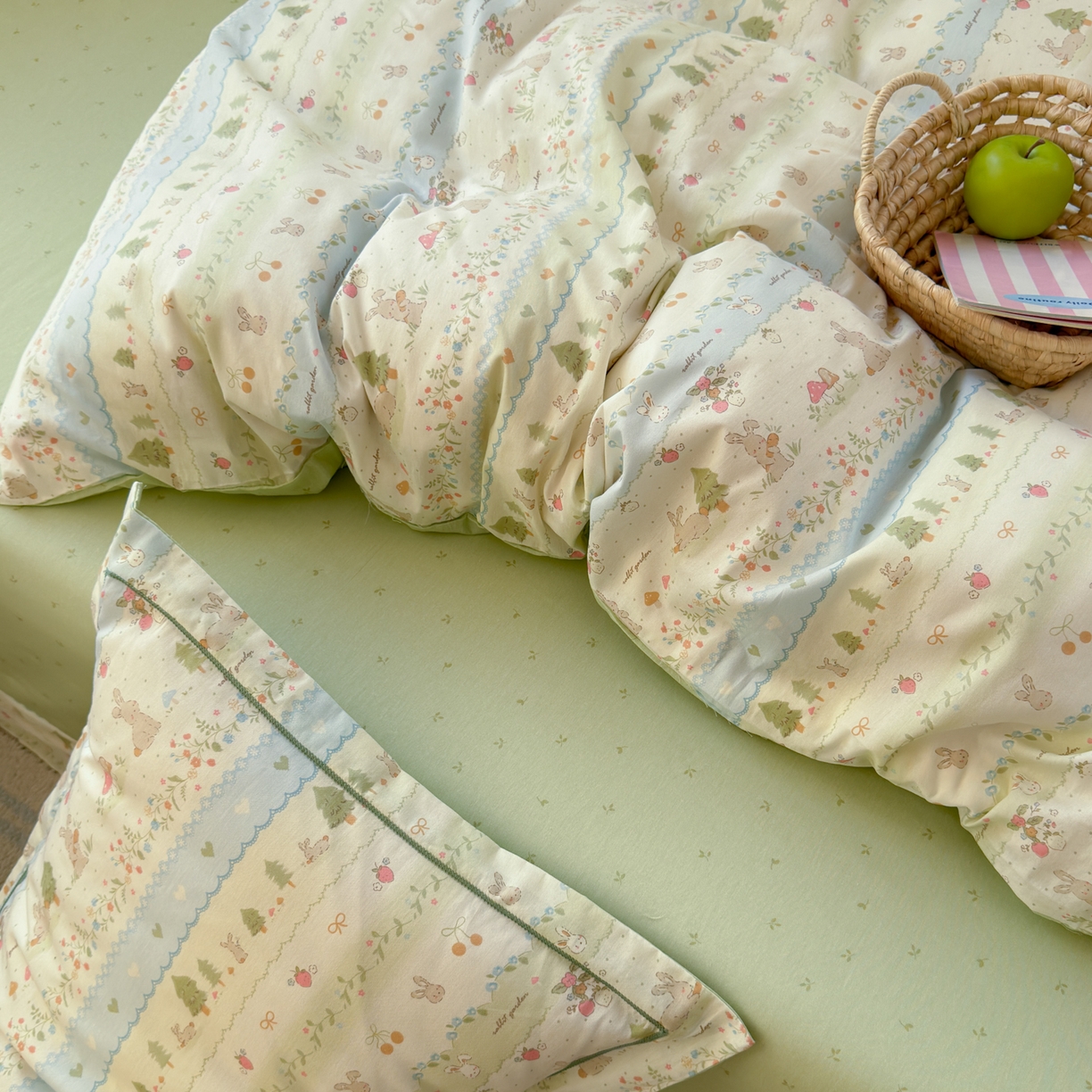 91家纺网 家纺一手货源 找家纺 乐童家纺 2026新款全棉网红直播爆款吊边一字绣工艺款四件套-系列三 田园小兔