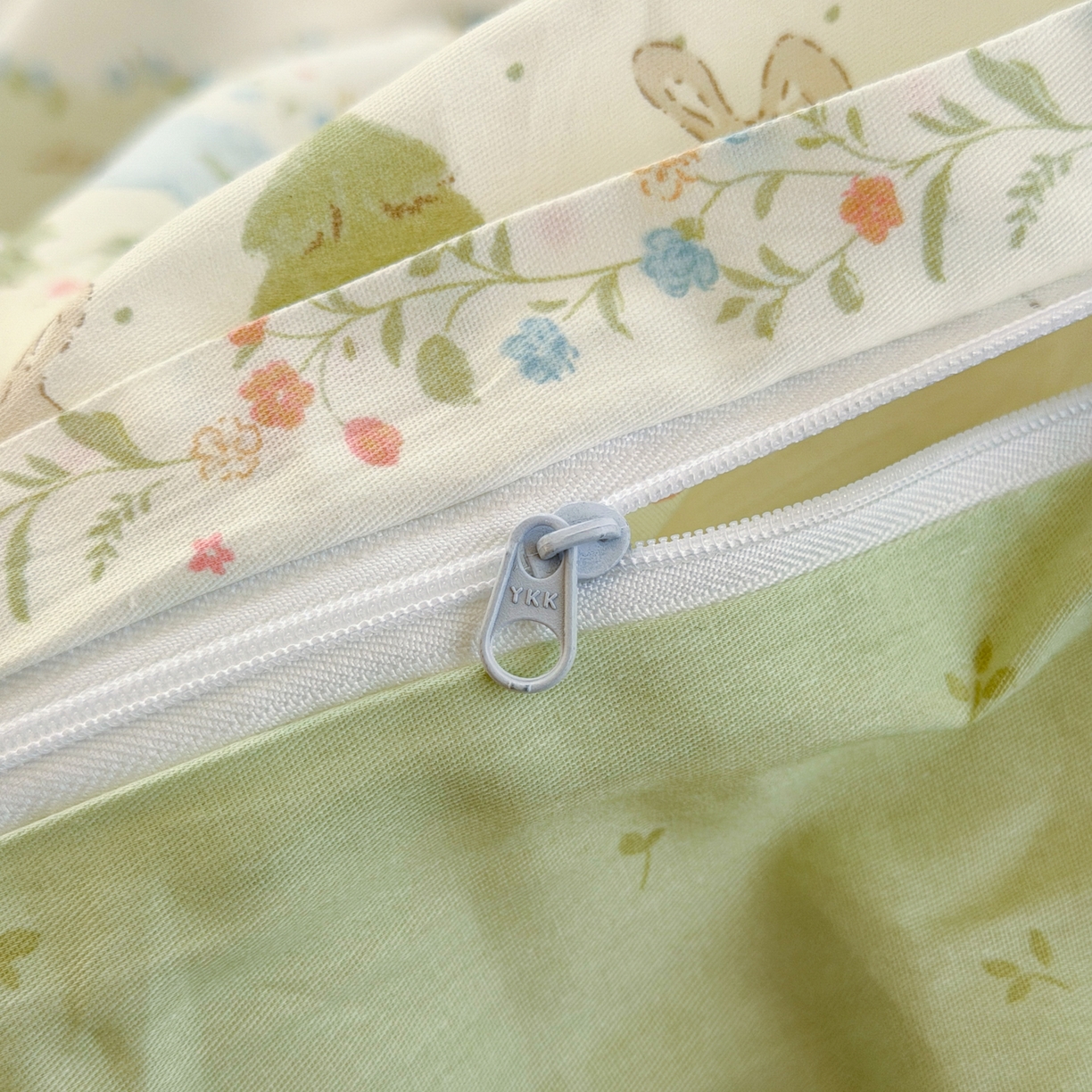 91家纺网 家纺一手货源 找家纺 乐童家纺 2026新款全棉网红直播爆款吊边一字绣工艺款四件套-系列三 田园小兔