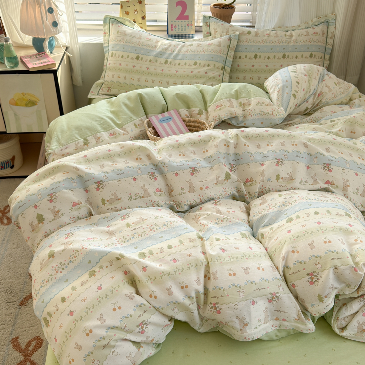 91家纺网 家纺一手货源 找家纺 乐童家纺 2026新款全棉网红直播爆款吊边一字绣工艺款四件套-系列三 田园小兔