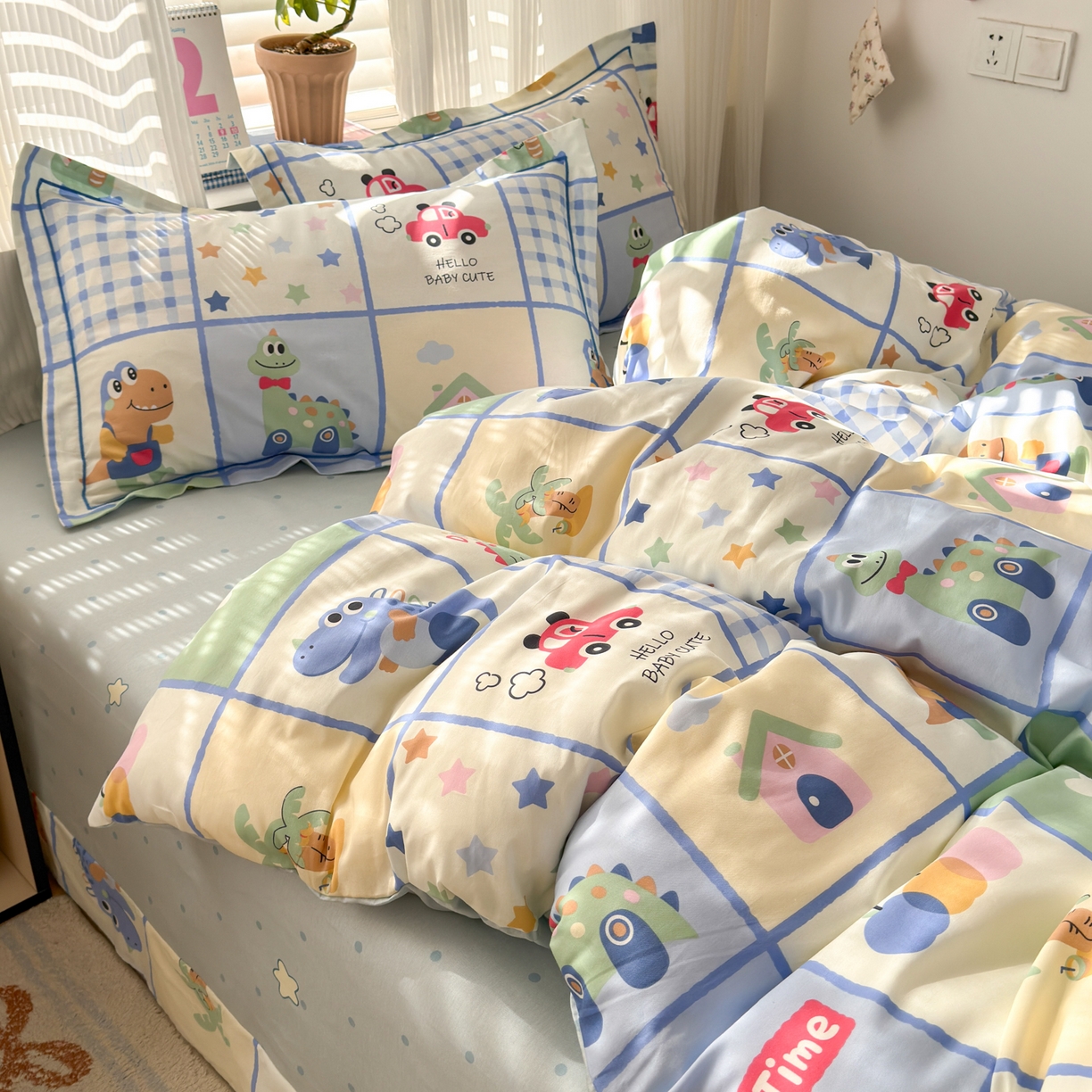 91家纺网 家纺一手货源 找家纺 乐童家纺 2026新款全棉网红直播爆款吊边一字绣工艺款四件套-系列三 小恐龙