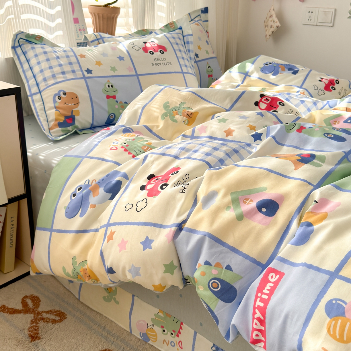 91家纺网 家纺一手货源 找家纺 乐童家纺 2026新款全棉网红直播爆款吊边一字绣工艺款四件套-系列三 小恐龙