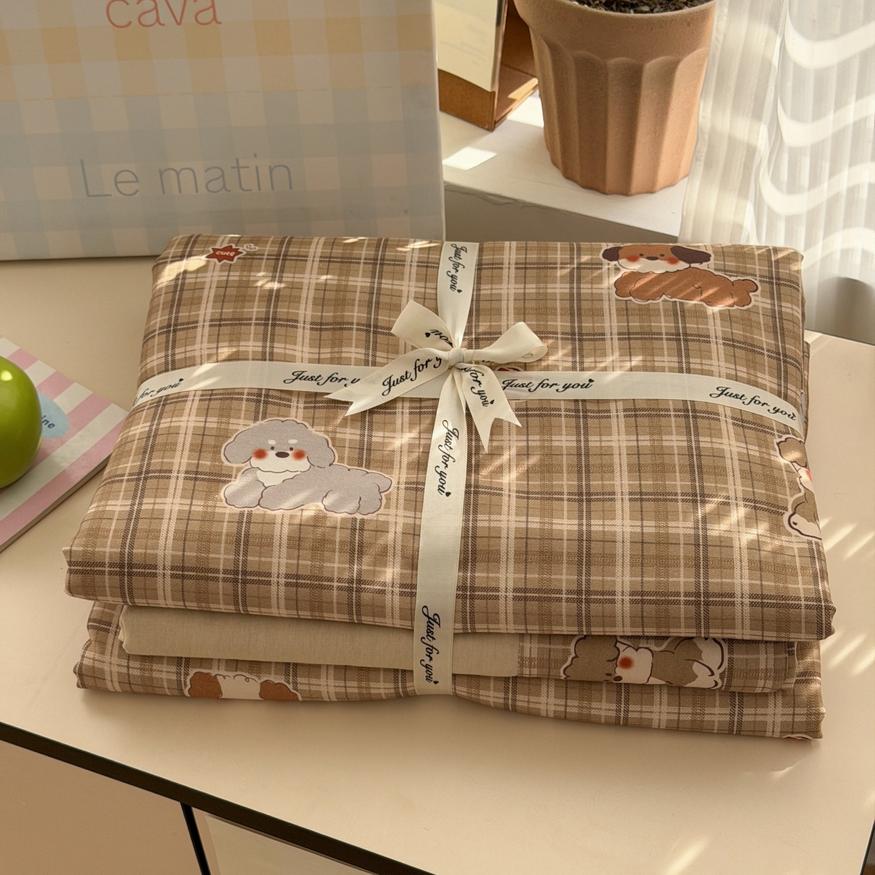 91家纺网 家纺一手货源 找家纺 乐童家纺 2026新款全棉网红直播爆款吊边一字绣工艺款四件套-系列三 哈哈狗