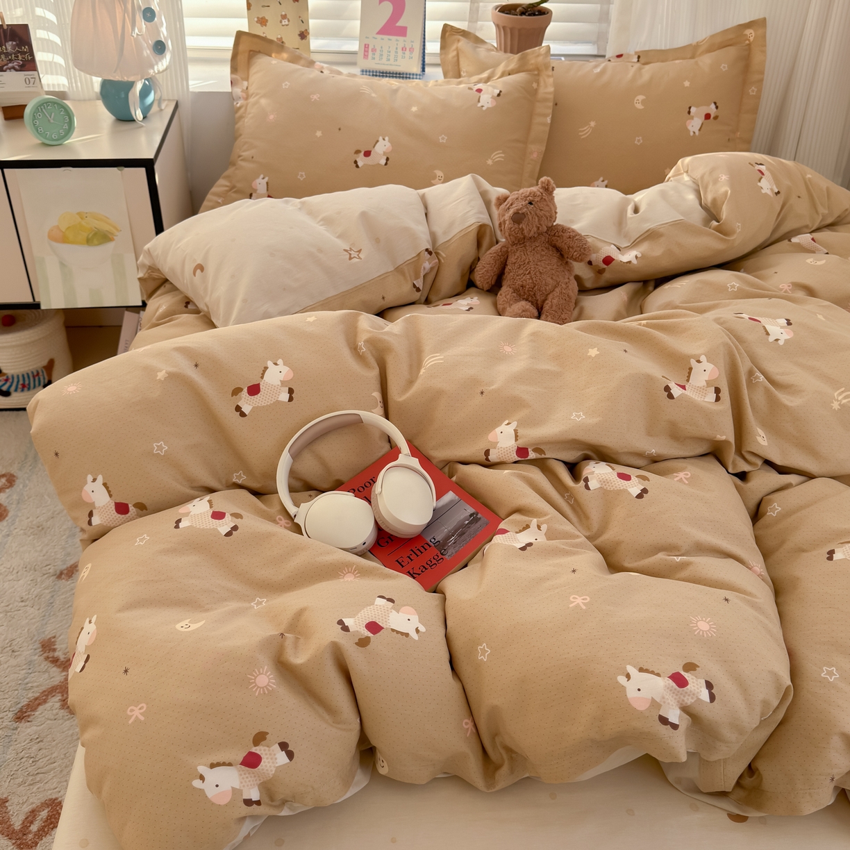 91家纺网 家纺一手货源 找家纺 乐童家纺 2026新款全棉网红直播爆款吊边一字绣工艺款四件套-系列三 小木马