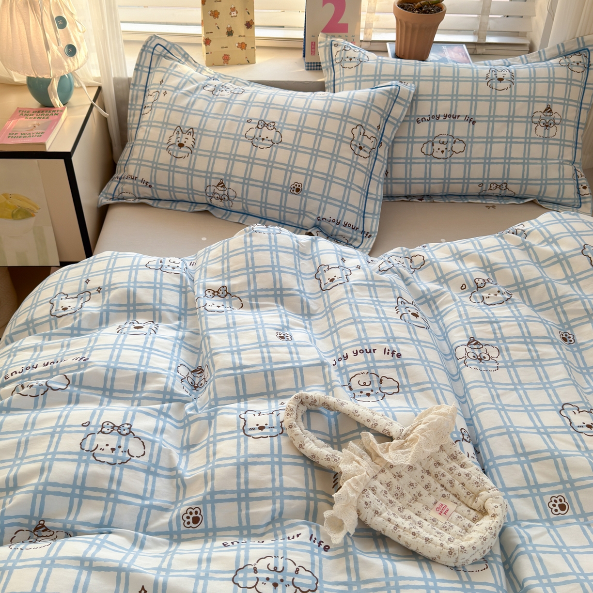 91家纺网 家纺一手货源 找家纺 乐童家纺 2026新款全棉网红直播爆款吊边一字绣工艺款四件套-系列三 可爱棕熊