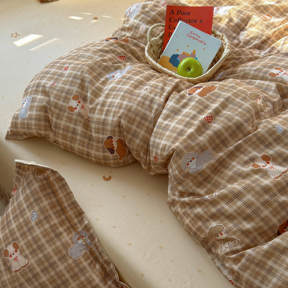 91家纺网 家纺一手货源 找家纺 乐童家纺 2026新款全棉网红直播爆款吊边一字绣工艺款四件套-系列三 哈哈狗