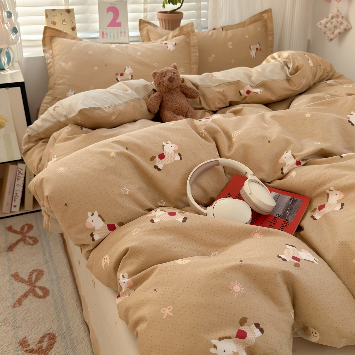 91家纺网 家纺一手货源 找家纺 乐童家纺 2026新款全棉网红直播爆款吊边一字绣工艺款四件套-系列三 小木马