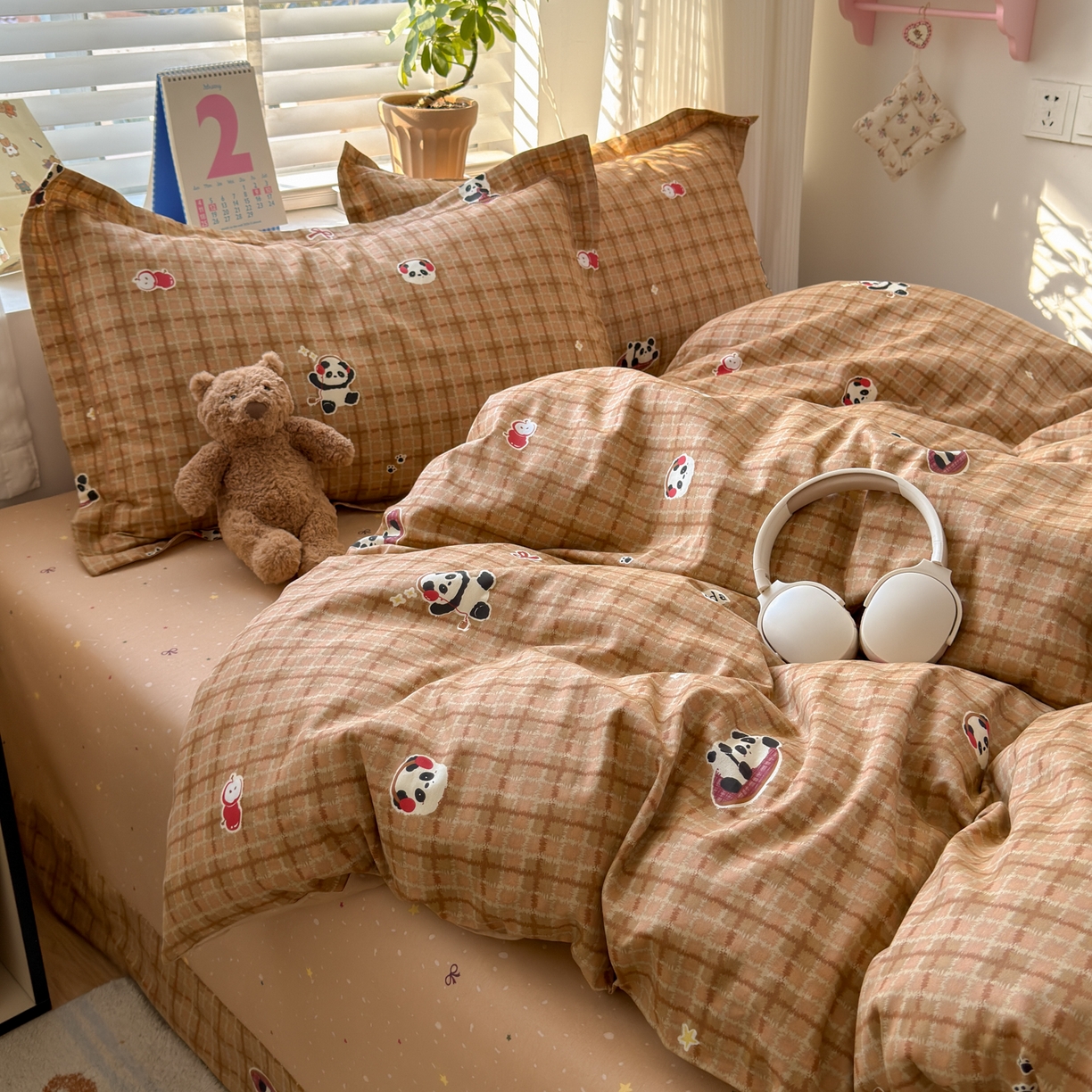 91家纺网 家纺一手货源 找家纺 乐童家纺 2026新款全棉网红直播爆款吊边一字绣工艺款四件套-系列三 快乐熊猫