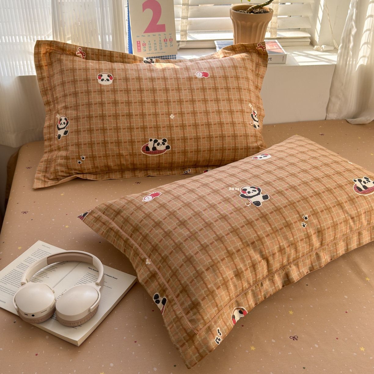 91家纺网 家纺一手货源 找家纺 乐童家纺 2026新款全棉网红直播爆款吊边一字绣工艺款四件套-系列三 快乐熊猫