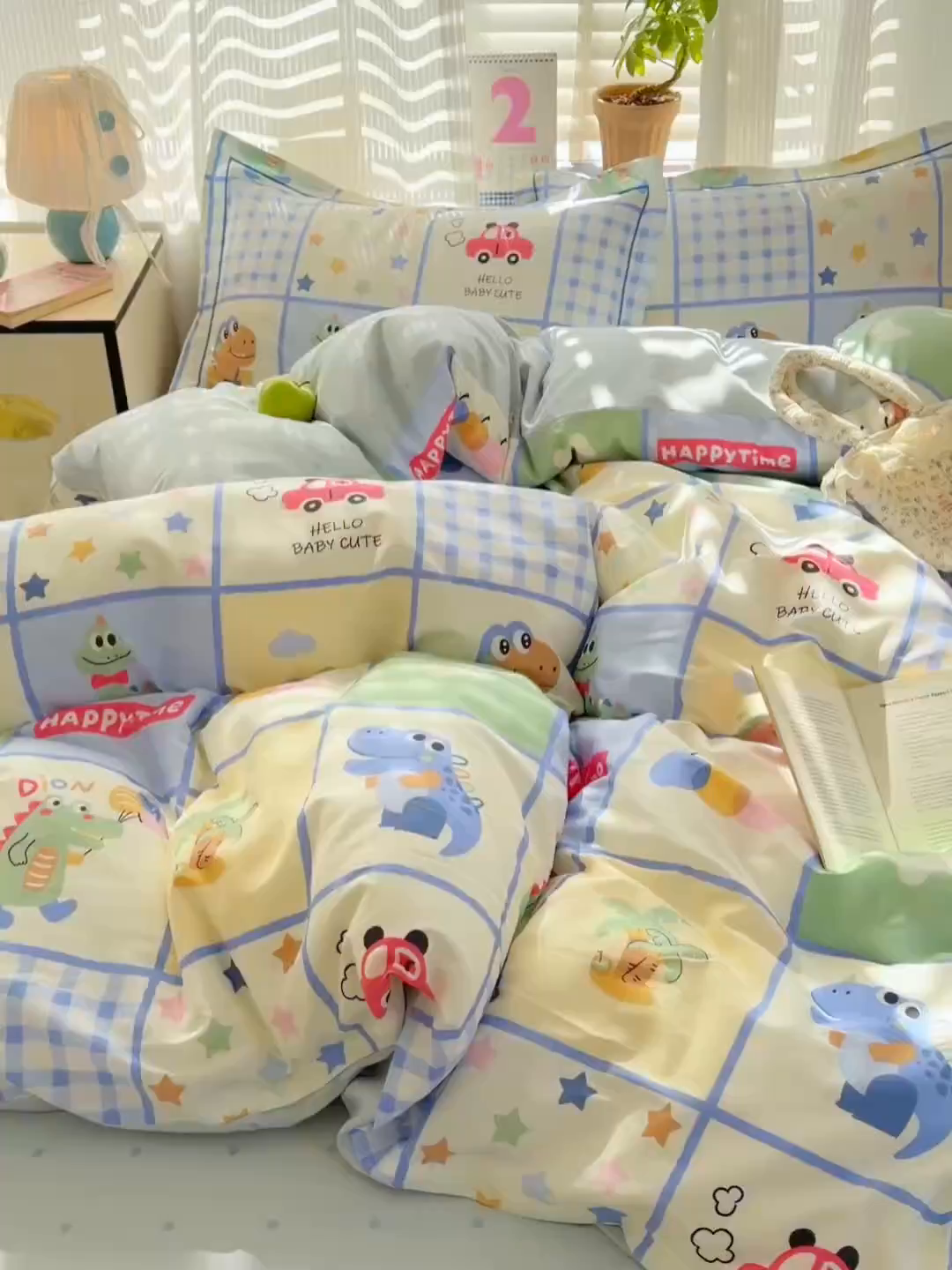 91家纺网 家纺一手货源 找家纺 乐童家纺 2026新款全棉网红直播爆款吊边一字绣工艺款四件套-系列三 小恐龙