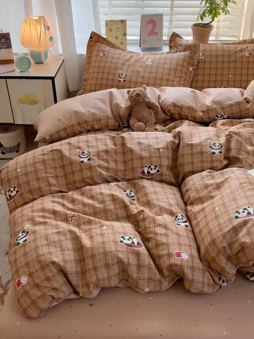 91家纺网 家纺一手货源 找家纺 乐童家纺 2026新款全棉网红直播爆款吊边一字绣工艺款四件套-系列三 快乐熊猫