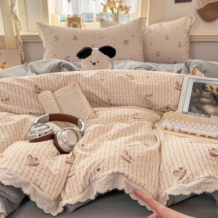 91家纺网 家纺一手货源 找家纺 梵克保罗 2026新款A类仿棉古法水洗棉法式全棉花边四件套 木马乐园