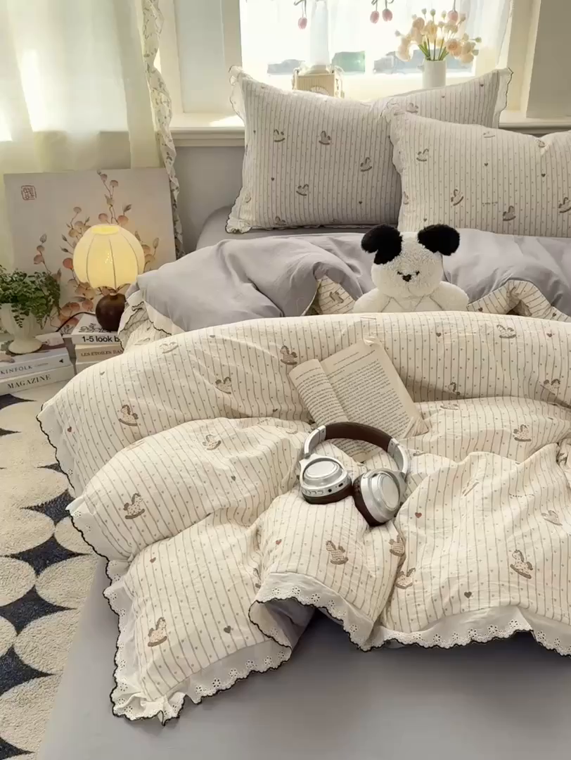 91家纺网 家纺一手货源 找家纺 梵克保罗 2026新款A类仿棉古法水洗棉法式全棉花边四件套 木马乐园