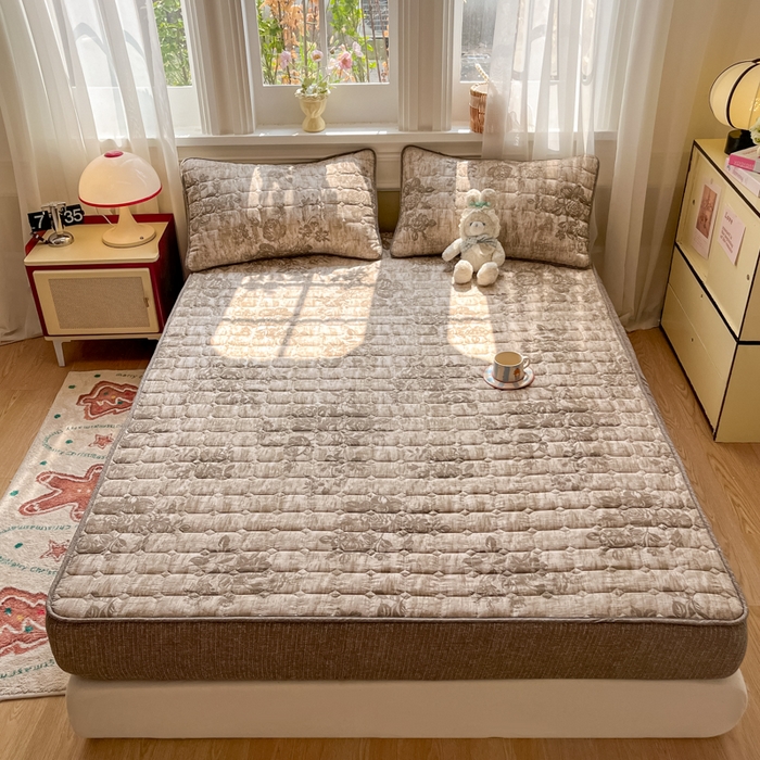 91家纺网 家纺一手货源 找家纺 沐慕 2026新款高克重印花云感皱皱纱夹棉床笠 枯木生花