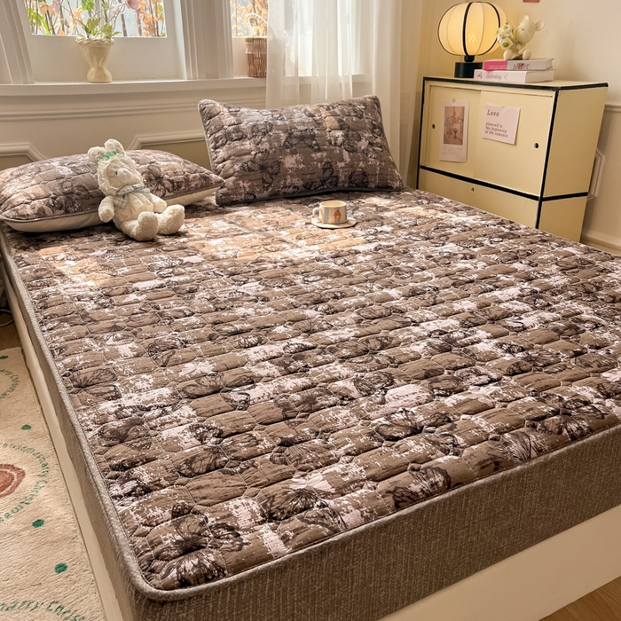 91家纺网 家纺一手货源 找家纺 沐慕 2026新款高克重印花云感皱皱纱夹棉床笠 回忆蝶