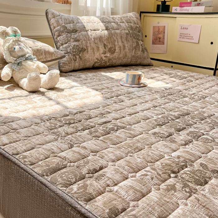 91家纺网 家纺一手货源 找家纺 沐慕 2026新款高克重印花云感皱皱纱夹棉床笠 枯木生花