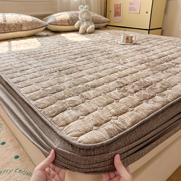 91家纺网 家纺一手货源 找家纺 沐慕 2026新款高克重印花云感皱皱纱夹棉床笠 枯木生花