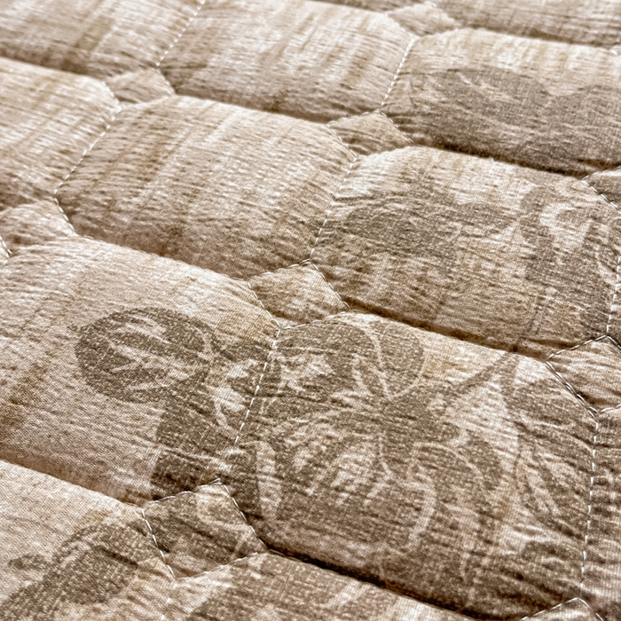 91家纺网 家纺一手货源 找家纺 沐慕 2026新款高克重印花云感皱皱纱夹棉床笠 枯木生花