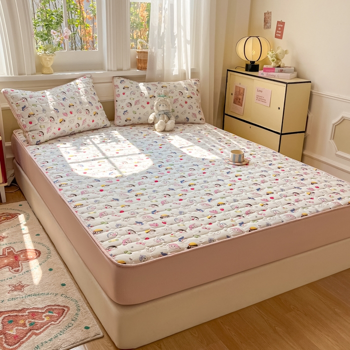 91家纺网 家纺一手货源 找家纺 沐慕 2026新款高克重印花云感皱皱纱夹棉床笠 蜡笔没有新