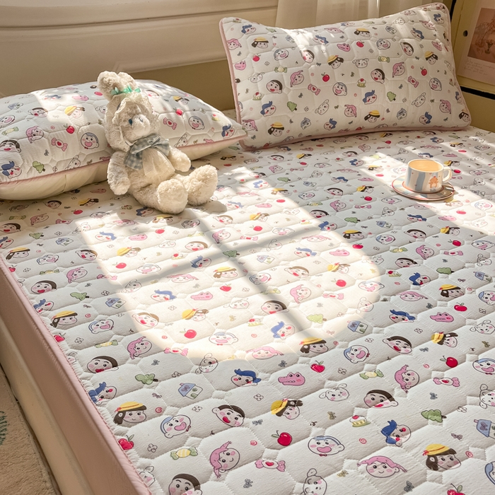 91家纺网 家纺一手货源 找家纺 沐慕 2026新款高克重印花云感皱皱纱夹棉床笠 蜡笔没有新