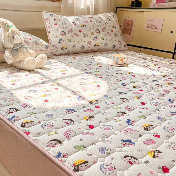 91家纺网 家纺一手货源 找家纺 沐慕 2026新款高克重印花云感皱皱纱夹棉床笠 蜡笔没有新