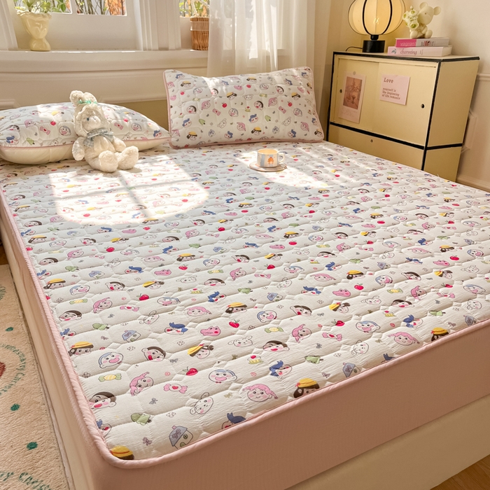 91家纺网 家纺一手货源 找家纺 沐慕 2026新款高克重印花云感皱皱纱夹棉床笠 蜡笔没有新