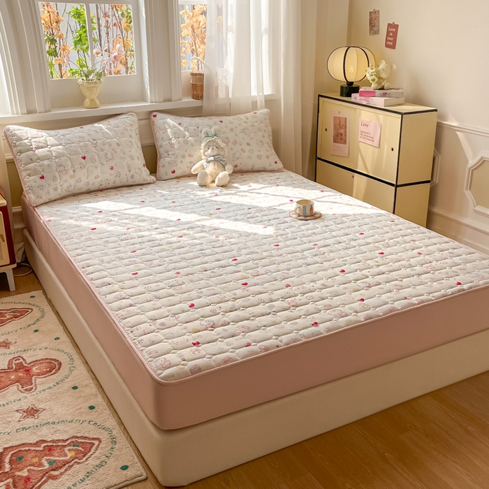 91家纺网 家纺一手货源 找家纺 沐慕 2026新款高克重印花云感皱皱纱夹棉床笠 甜品猫星球