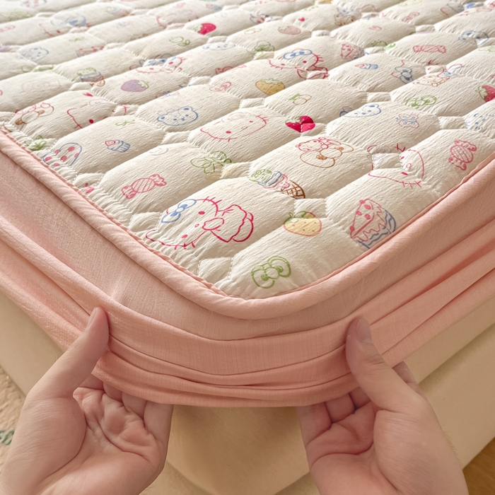 91家纺网 家纺一手货源 找家纺 沐慕 2026新款高克重印花云感皱皱纱夹棉床笠 甜品猫星球