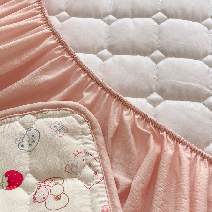 91家纺网 家纺一手货源 找家纺 沐慕 2026新款高克重印花云感皱皱纱夹棉床笠 甜品猫星球