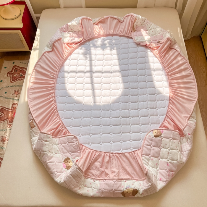 91家纺网 家纺一手货源 找家纺 沐慕 2026新款高克重印花云感皱皱纱夹棉床笠 甜心小狗粉