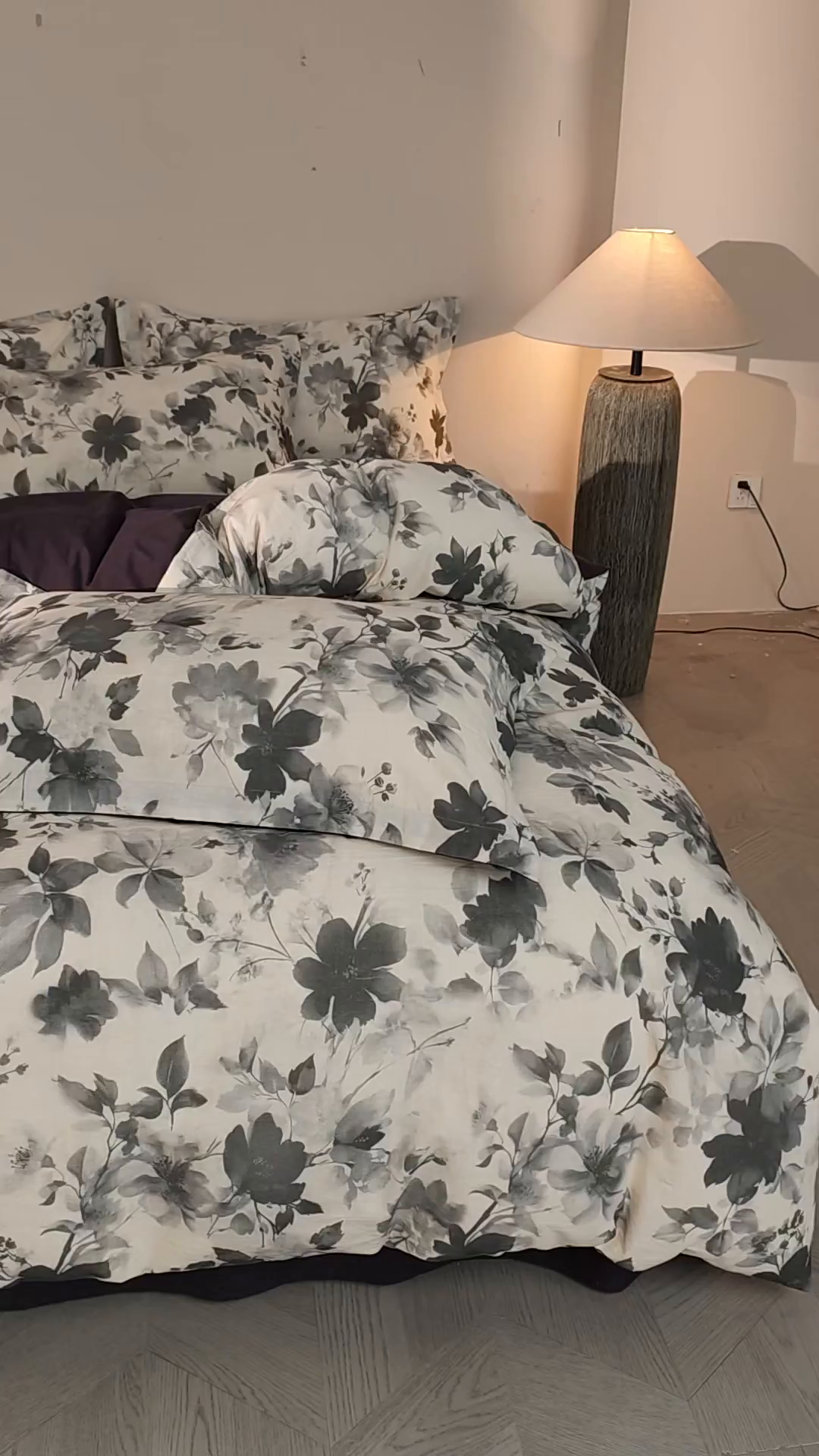 91家纺网 家纺一手货源 找家纺 涵宸家纺 2026新款棉麻数码印花四件套 墨染花影