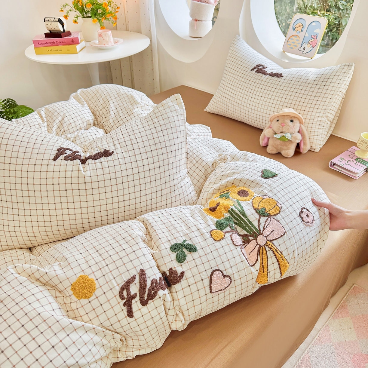 91家纺网 家纺一手货源 找家纺 爱思佳 2026新款双层纱印+毛巾绣系列四件套 向阳花