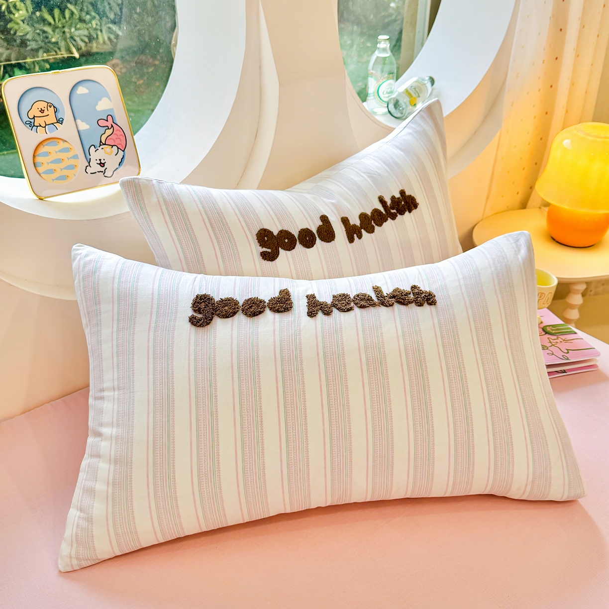 91家纺网 家纺一手货源 找家纺 爱思佳 2026新款双层纱印+毛巾绣系列四件套 西瓜女孩