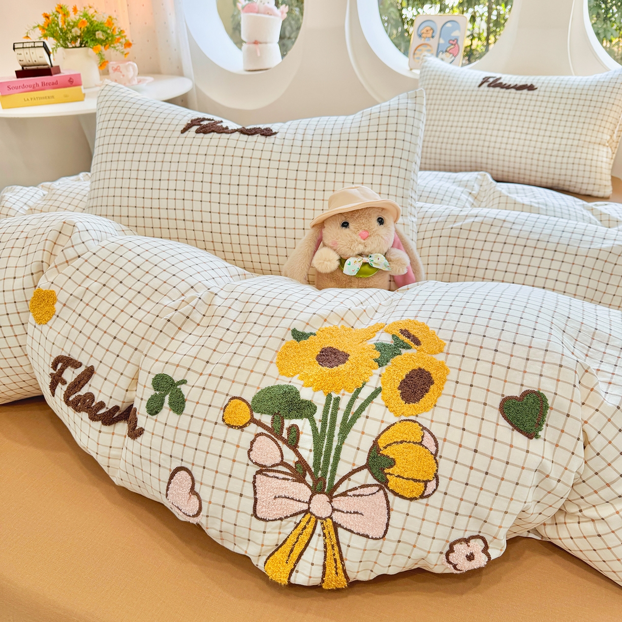 91家纺网 家纺一手货源 找家纺 爱思佳 2026新款双层纱印+毛巾绣系列四件套 向阳花