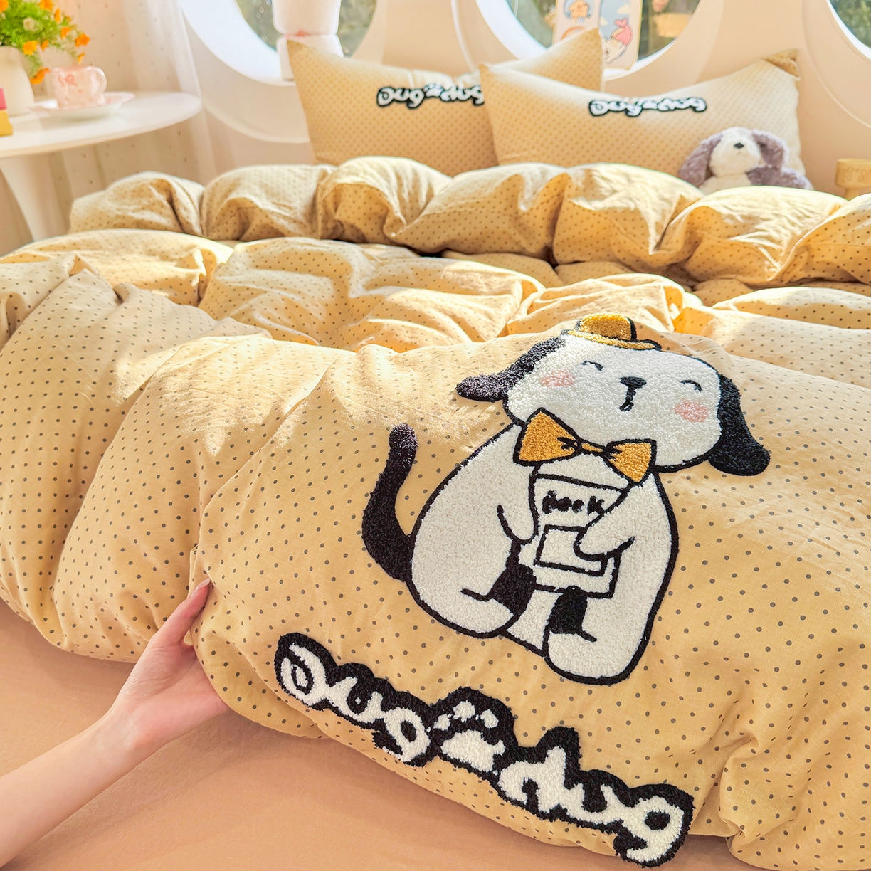 91家纺网 家纺一手货源 找家纺 爱思佳 2026新款双层纱印+毛巾绣系列四件套 绅士狗