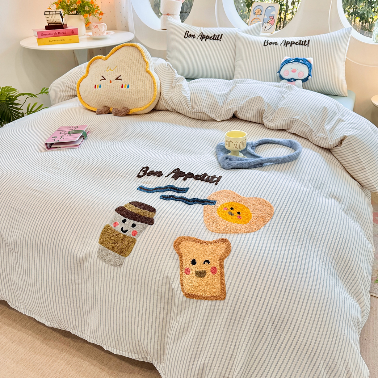 91家纺网 家纺一手货源 找家纺 爱思佳 2026新款双层纱印+毛巾绣系列四件套 元气满满