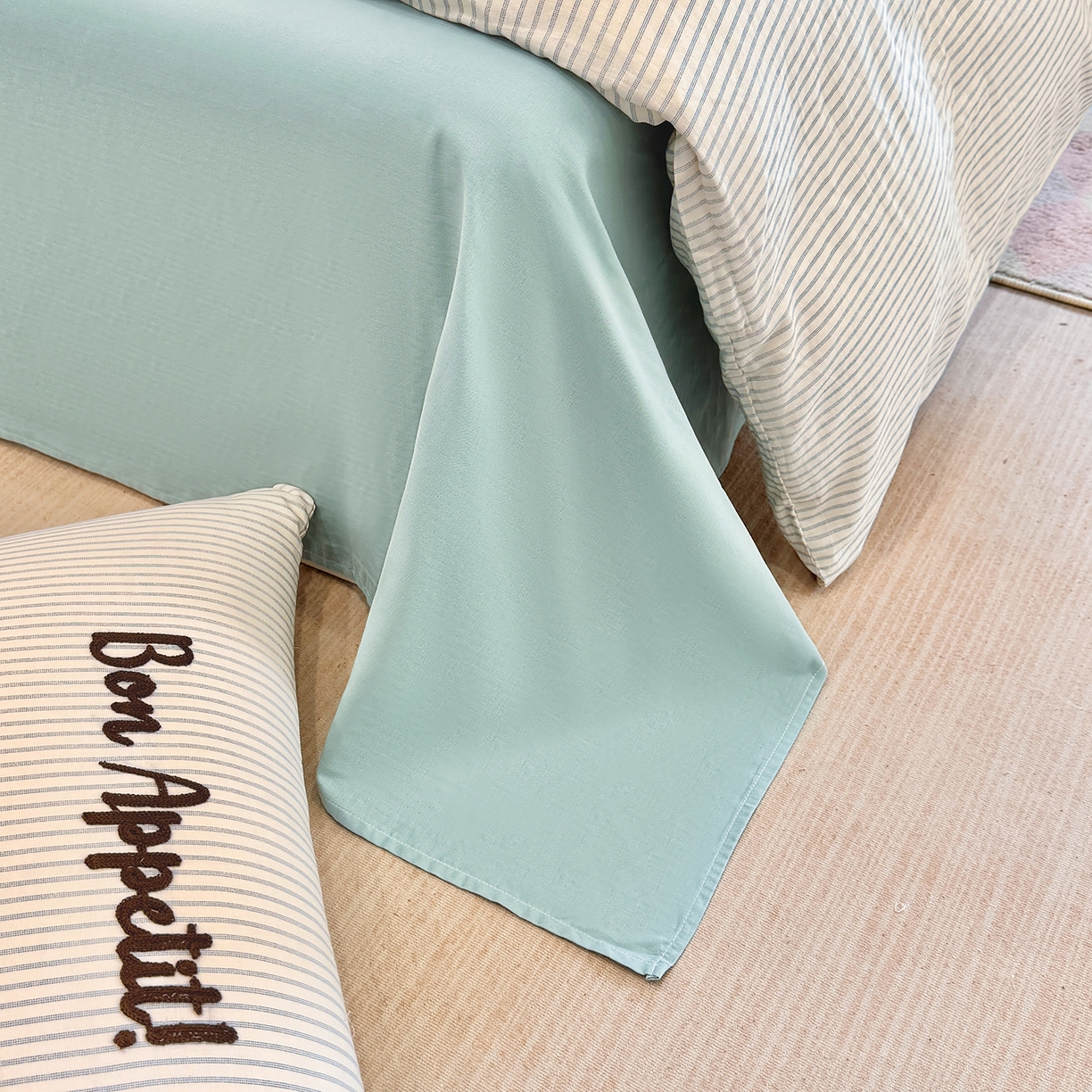 91家纺网 家纺一手货源 找家纺 爱思佳 2026新款双层纱印+毛巾绣系列四件套 元气满满