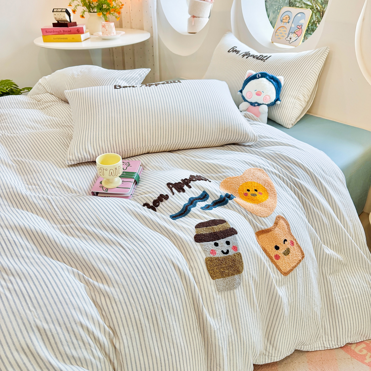 91家纺网 家纺一手货源 找家纺 爱思佳 2026新款双层纱印+毛巾绣系列四件套 元气满满