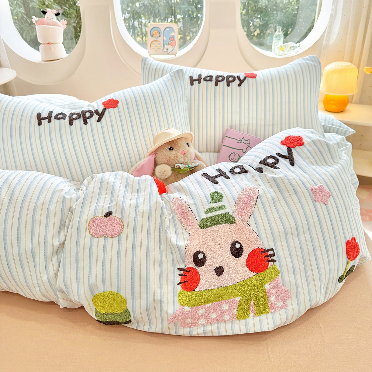 91家纺网 家纺一手货源 找家纺 爱思佳 2026新款双层纱印+毛巾绣系列四件套 happy兔-肉桂玉