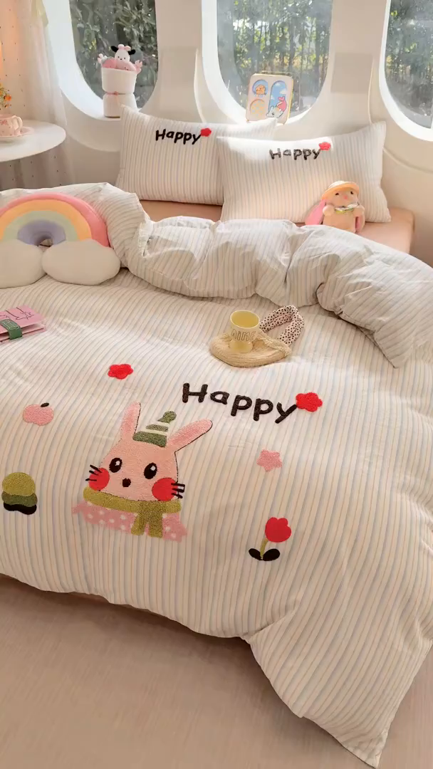 91家纺网 家纺一手货源 找家纺 爱思佳 2026新款双层纱印+毛巾绣系列四件套 happy兔-肉桂玉