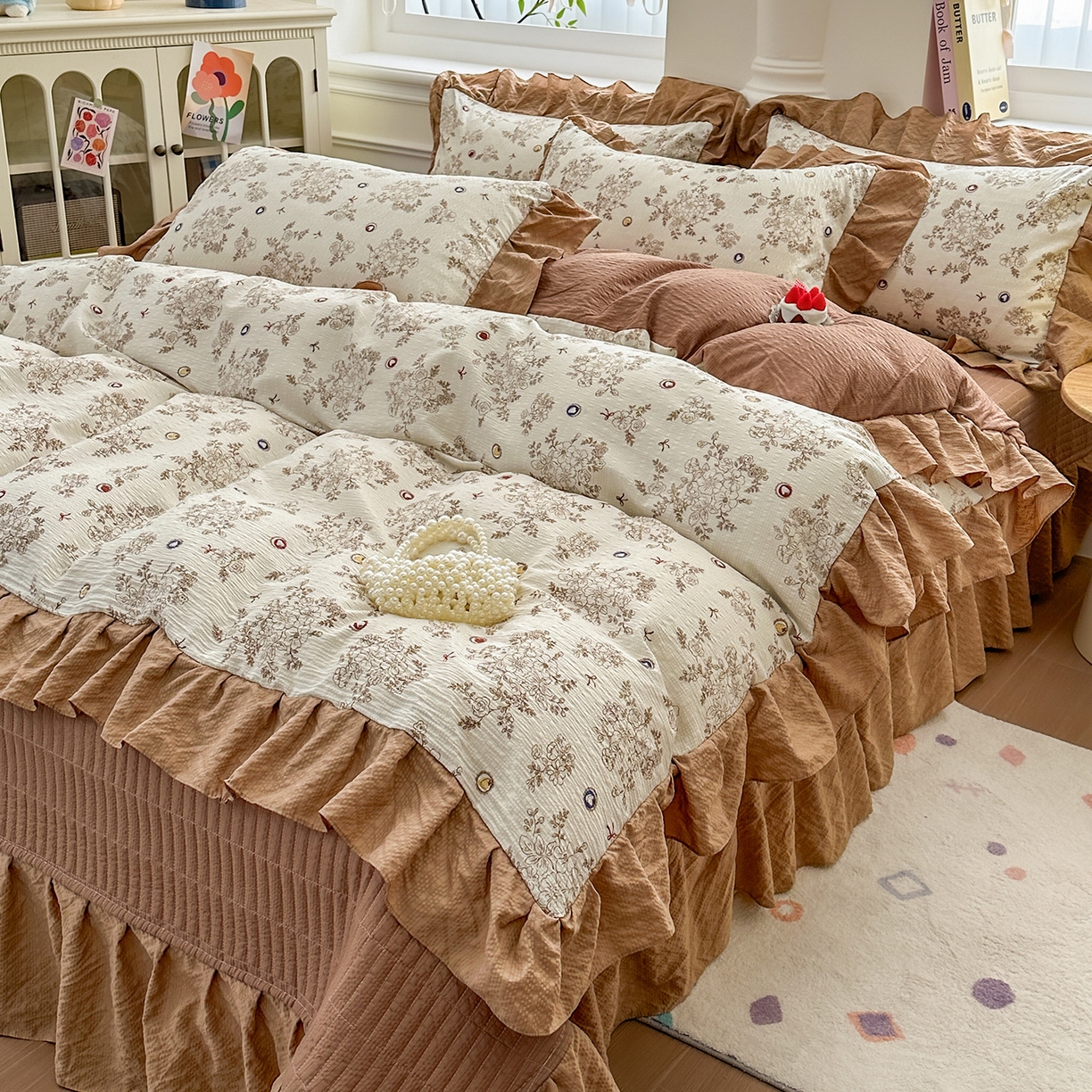 91家纺网 家纺一手货源 找家纺 安哆啦家纺 2026新款糯叽叽泡泡棉韩式花边床盖四件套 泡泡棉-焦糖玛奇朵