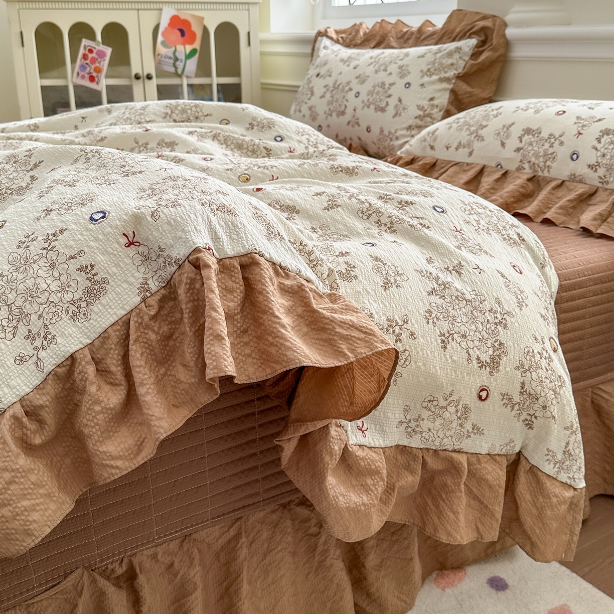 91家纺网 家纺一手货源 找家纺 安哆啦家纺 2026新款糯叽叽泡泡棉韩式花边床盖四件套 泡泡棉-焦糖玛奇朵