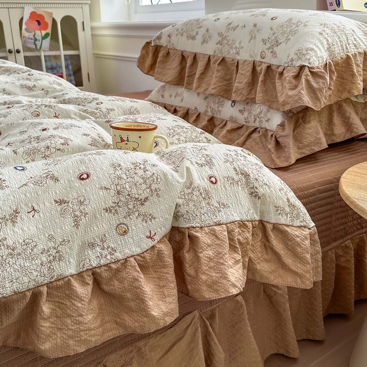 91家纺网 家纺一手货源 找家纺 安哆啦家纺 2026新款糯叽叽泡泡棉韩式花边床盖四件套 泡泡棉-焦糖玛奇朵