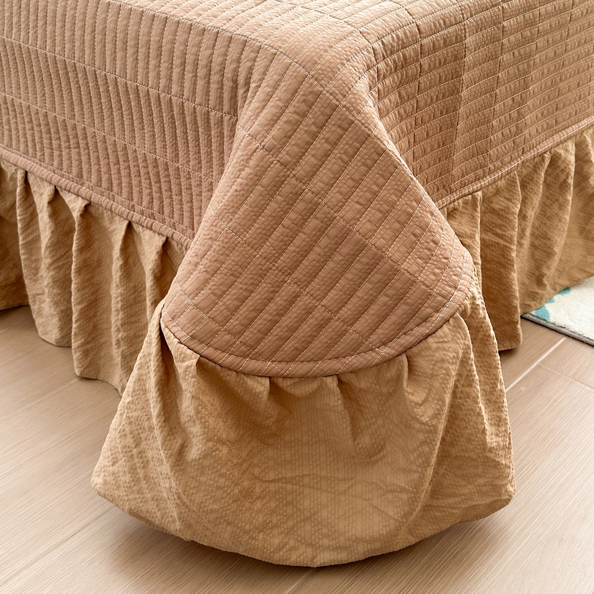 91家纺网 家纺一手货源 找家纺 安哆啦家纺 2026新款糯叽叽泡泡棉韩式花边床盖四件套 泡泡棉-焦糖玛奇朵