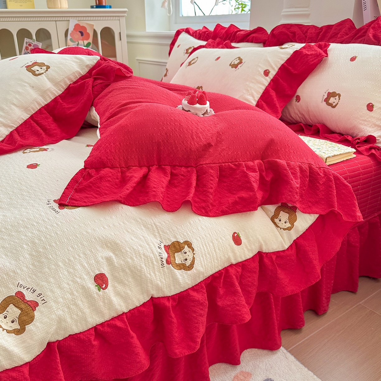 91家纺网 家纺一手货源 找家纺 安哆啦家纺 2026新款糯叽叽泡泡棉韩式花边床盖四件套 泡泡棉-可爱女孩