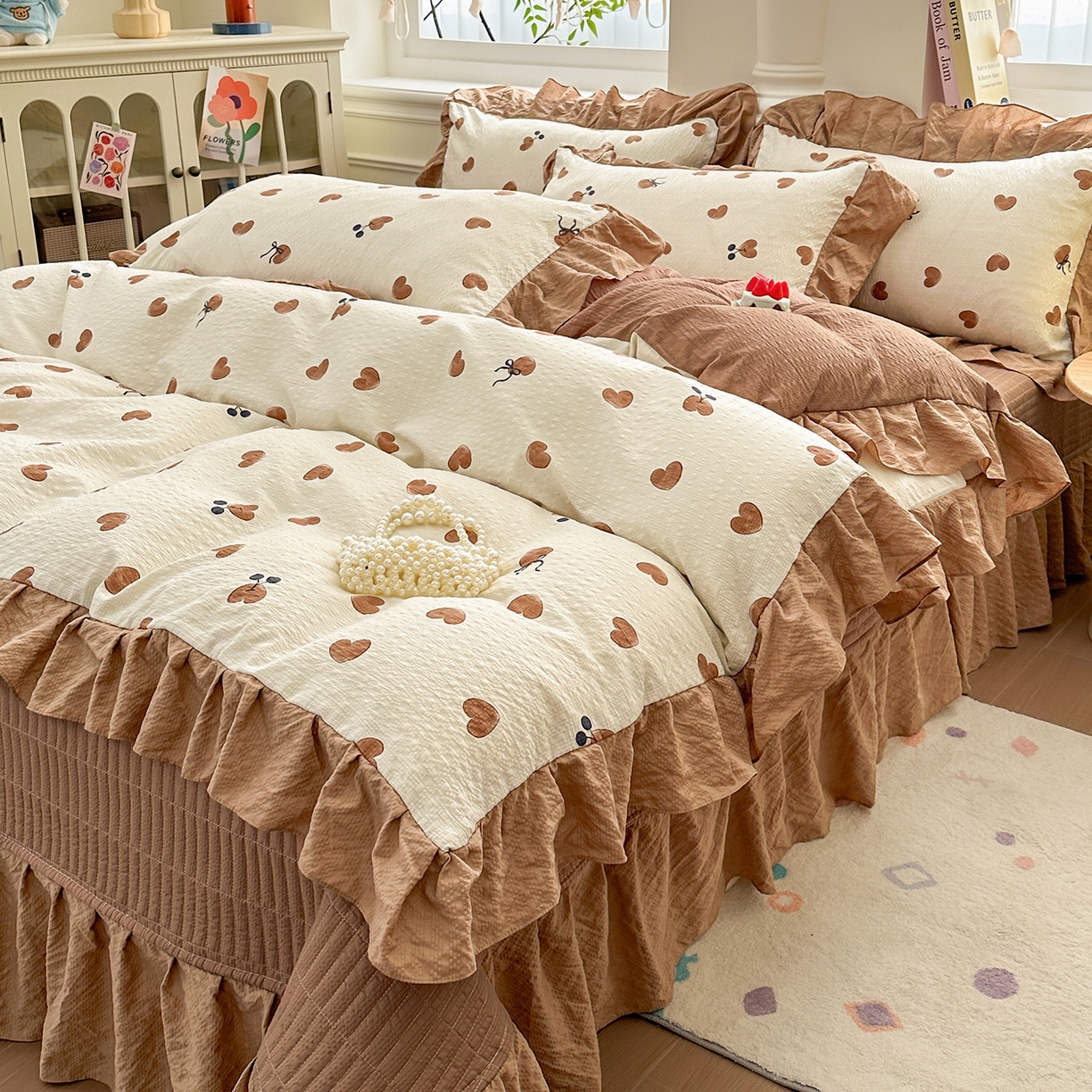 91家纺网 家纺一手货源 找家纺 安哆啦家纺 2026新款糯叽叽泡泡棉韩式花边床盖四件套 泡泡棉-奶咖小桃心