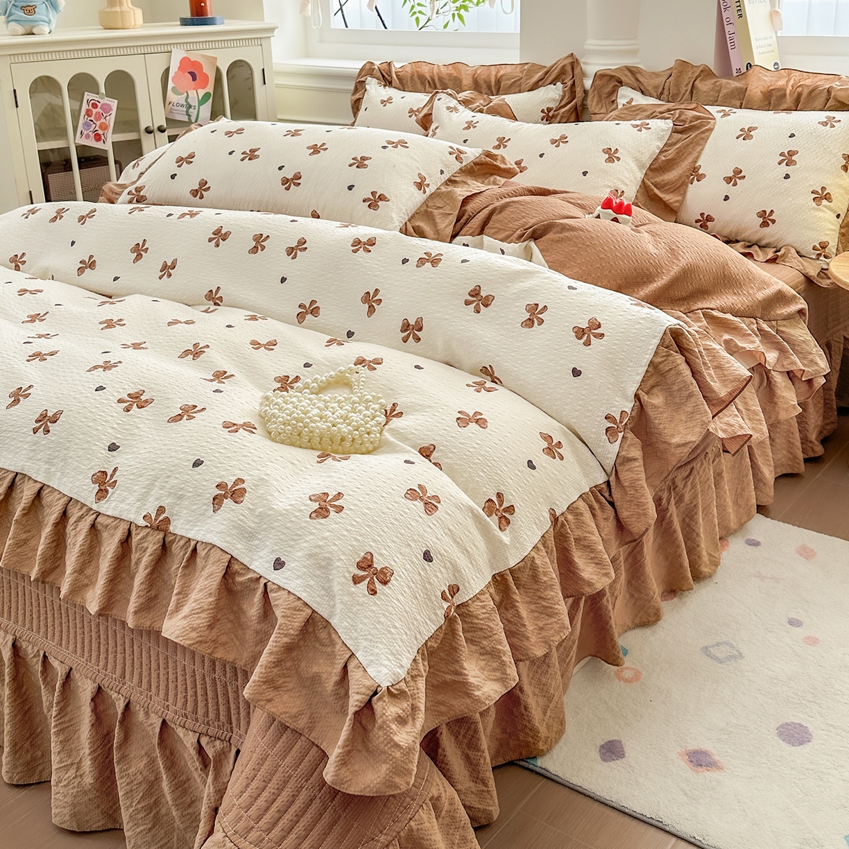 91家纺网 家纺一手货源 找家纺 安哆啦家纺 2026新款糯叽叽泡泡棉韩式花边床盖四件套 泡泡棉-暖棕蝶梦