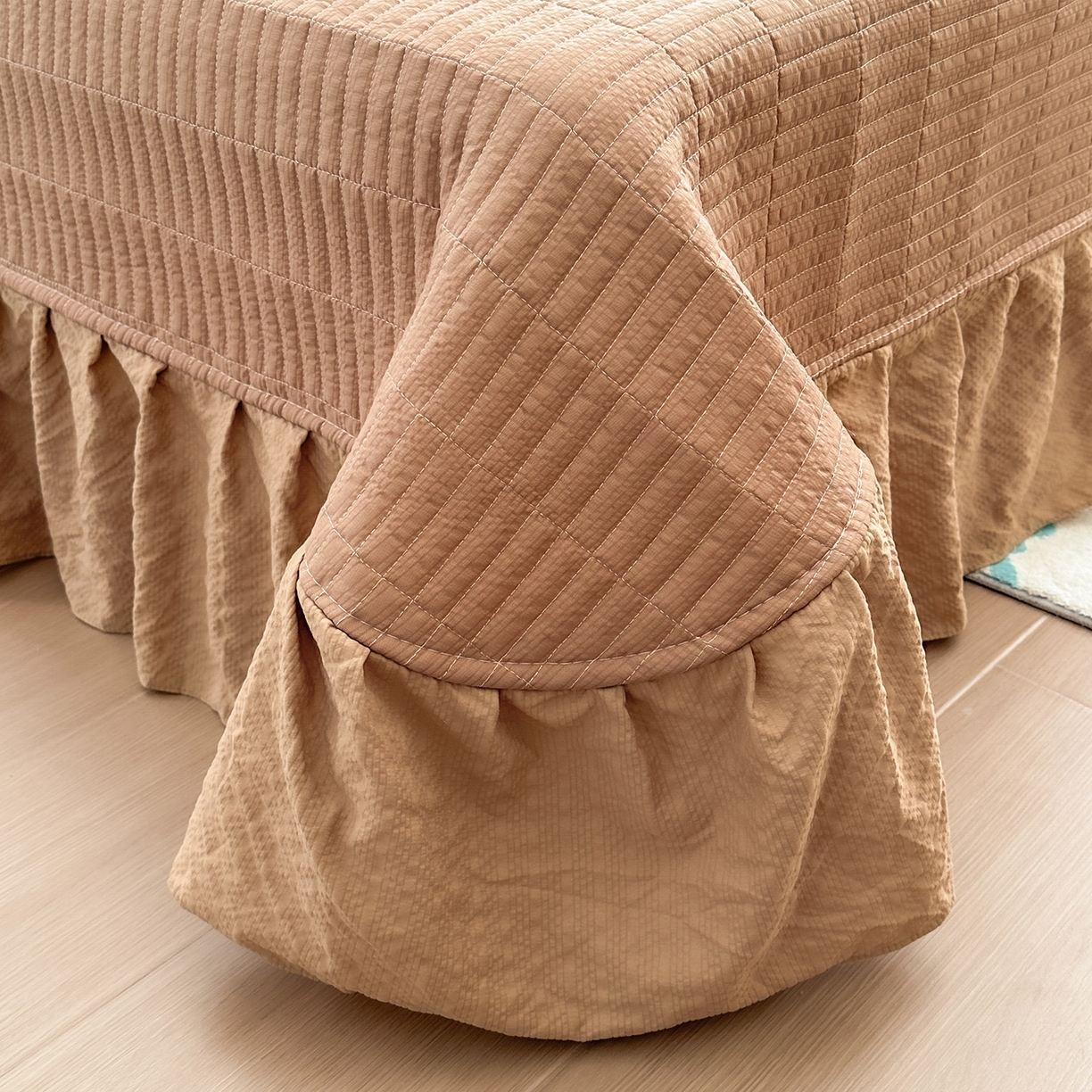 91家纺网 家纺一手货源 找家纺 安哆啦家纺 2026新款糯叽叽泡泡棉韩式花边床盖四件套 泡泡棉-暖棕蝶梦