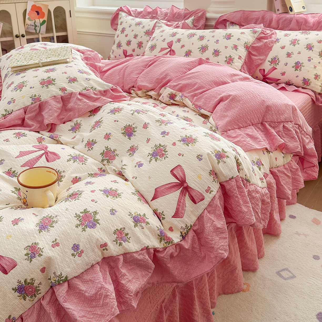 91家纺网 家纺一手货源 找家纺 安哆啦家纺 2026新款糯叽叽泡泡棉韩式花边床盖四件套 泡泡棉-甜莓蝴蝶结